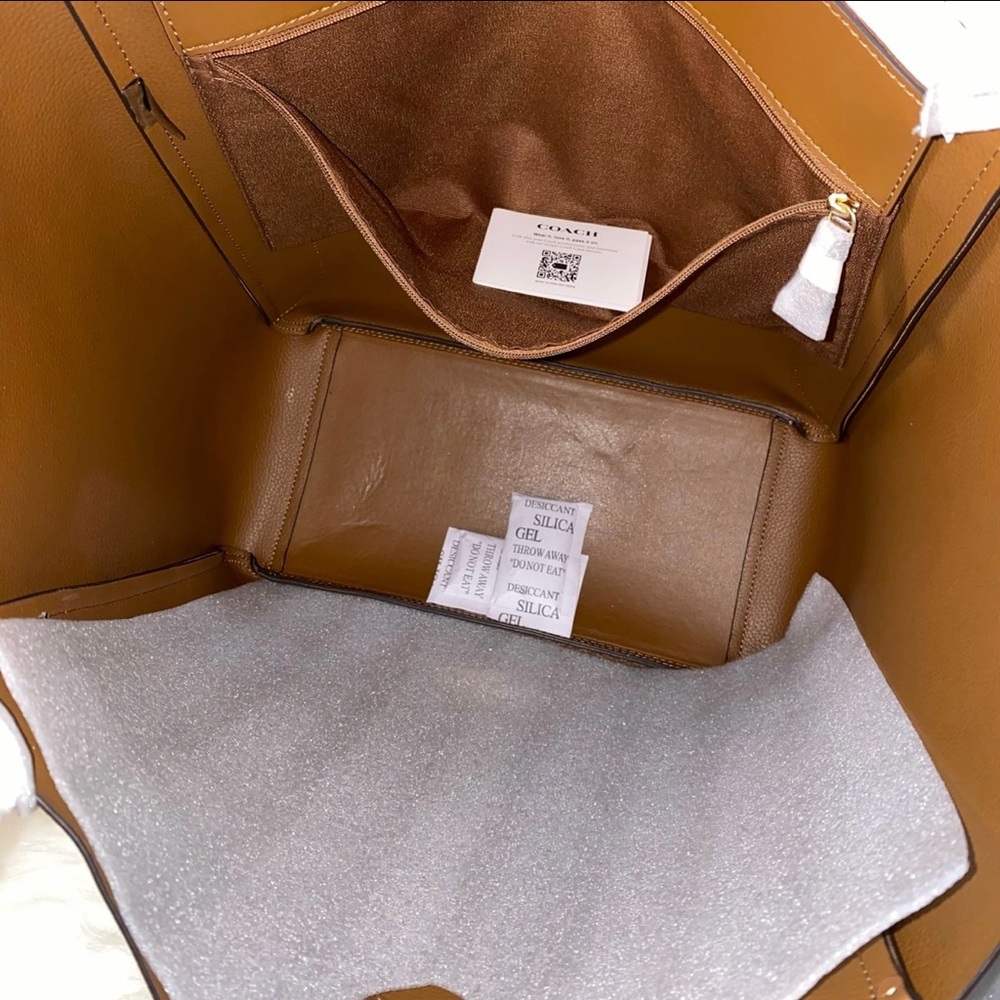 Coach ๐ค Tote bag New - Picture 7 of 12